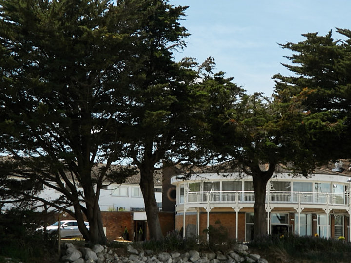 Langstone Quays Resort vista through trees